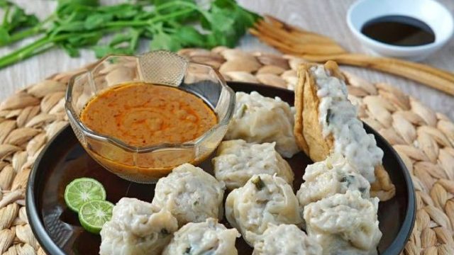 ilustrasi siomai dari ikan sapu sapu