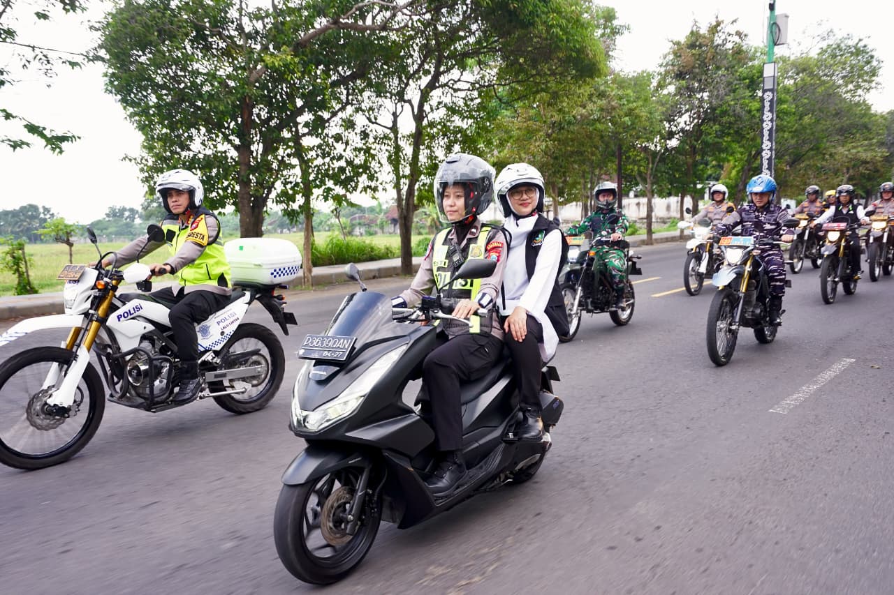 Bupati Ipuk dan TNI-Polri Cek Pos Pengamanan Lebaran 2026