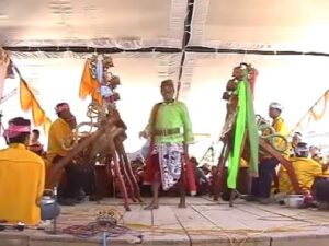 Pertunjukan kesenian Angklung Caruk Banyuwangi (Foto: YouTube)