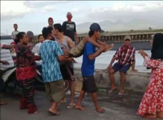 Adik Kakak Tewas Tenggelam Saat Mandi Di Pantai Ancol Lateng, Banyuwangi