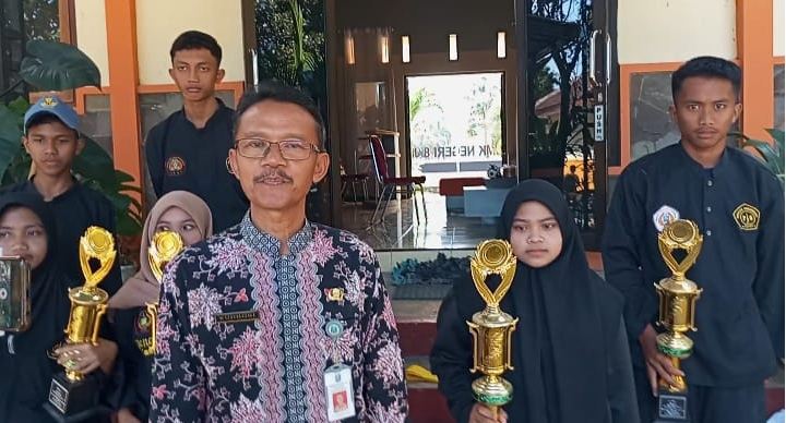 Khudori, Waka Humas SMK Negeri 8 Jember Khudori, Waka Humas SMK Negeri 8 Jember
