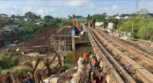 jalur rel kereta api bogor sukabumi longsor