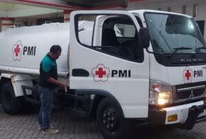 Hadapi Kekeringan Ekstrim Dampak El Nino, PMI Jember Support BPBD Siagakan Tangki Air