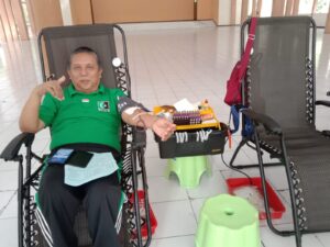 Aktivis mahasiswa aktif donor darah