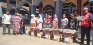 PMI Kabupaten Jember Beri Bantuan 9 Korban Kebakaran di Desa Plalangan Kecamatan Kalisat