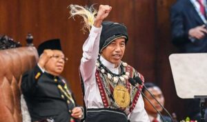 Presiden Joko Widodo Naikkan gaji PNS dan Pensiunan