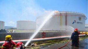 Simulasi Keadaan Darurat di Depo Terminal Integrated Tanjung Wangi