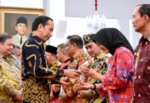 bupati Ipuk Terima Penghargaan Presiden