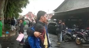 mahasiswa terluka saat demo di dprd jember