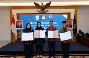 Pemerintah Kabupaten Banyuwangi Serahkan Hibah Daerah 111,54 Milyar untuk Pilkada 2024