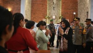 Bupati Banyuwangi Bersama Forkopimda Tinjau Pengamanan Misa Natal Di Dua Gereja