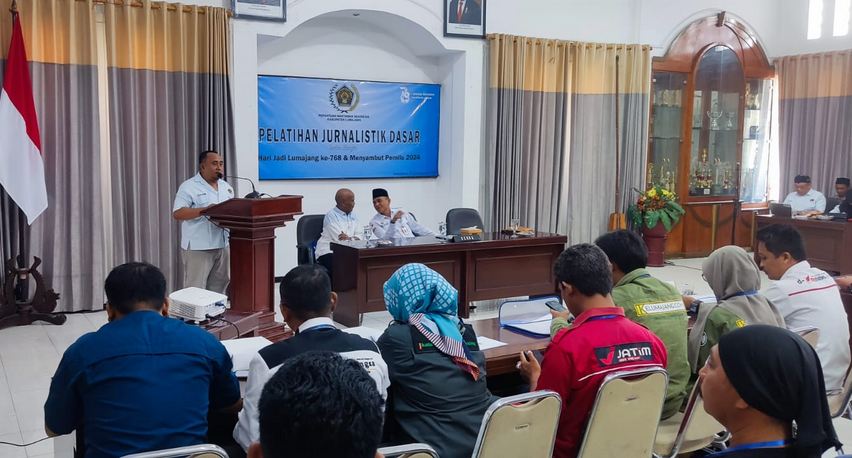 PWI Kabupaten Lumajang, Mengadakan Pelatihan Jurnalistik Dasar