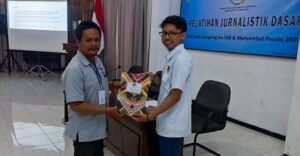 Pelatihan jurnalistik dasar (Foto: suarapecari.com Arifin Lumajang)