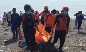 Tim SAR Temukan Korban Meninggal di Pantai Bomo Banyuwangi
