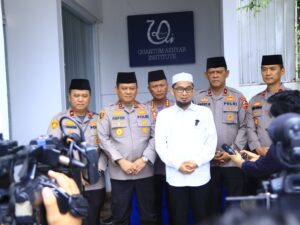 Silaturahmi Ustaz Adi Hidayat dan Kaops NCS Polri