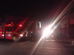 Tiga Warung di Karanglo Hangus Terbakar