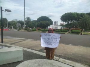 Nenek Dahlia, mendatangi Istana Negara