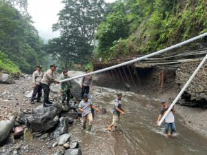 Forkopimda Tanggap Cepat Pulihkan Dampak Bencana Banjir dan Tanah Longsor di Desa Negororejo, Probolinggo