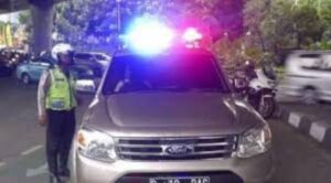 Kapolri Terbitkan Aturan Terkait Lampu Rotator