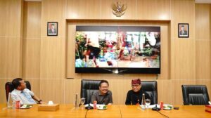 Penjabat (PJ) Bupati Pasuruan Kunjungi Banyuwangi untuk Studi Elektronifikasi Transaksi