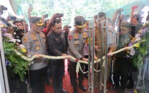 Peresmian Gedung Polsubsektor Kedopok dan Gedung Meteor di Probolinggo