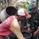Babinsa Madurejo Koramil 0821-08 Pasirian Giat Karya Bakti Pengecoran Jalan