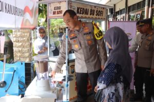 Kapolres Malang Bantu Keluarga Korban Tragedi Kanjuruhan