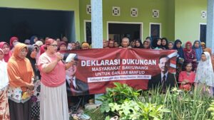 Ratusan Emak-emak Banyuwangi Deklarasikan Dukungan untuk Ganjar-Mahfud