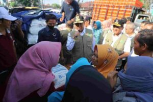 Pj Bupati Jombang Pantau Operasi Pasar