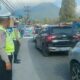Polres Tanah Karo Tak Kenal Lelah Atur Arus Lintas di Kota Wisata Berastagi