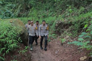Kapolres Jember Bersama Tim Tinjau TPS Terpencil