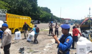 Pengawalan Ketat Kotak Suara Pasca Penghitungan Suara