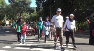 Satlantas Polres Bondowoso Gelar Sosialisasi Keselamatan Bagi Tuna Netra