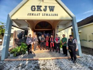 Patroli Polres Lumajang Sterilisasi Gereja-Gereja Menjelang Hari Raya Paskah