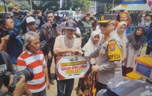 KASAL dan Kapolda Jatim Salurkan Bantuan untuk Masyarakat Terdampak Gempa Pulau Bawean