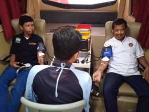 PMR Wira SMK Negeri 2 Jember Sukses Gelar Donor Darah Rutin
