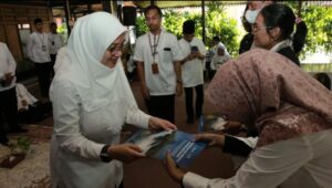 Pemkab Banyuwangi Berikan Tali Asih kepada Seratus Seniman dan Budayawan Lokal
