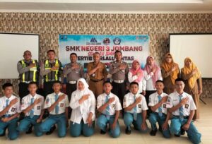 Polres Jombang Lakukan Sosialisasi dan Edukasi Keselamatan Berlalu lintas