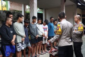 Polres Mojokerto Kota Amankan Puluhan Remaja yang Hendak Lakukan Perang Sarung