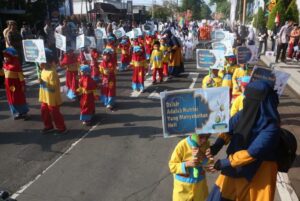 Ribuan Siswa Ramaikan Pawai Tarhib di Banyuwangi, Sambut Ramadhan
