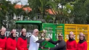 TPS 3R Tembokrejo Menyabet Plakat Adipura
