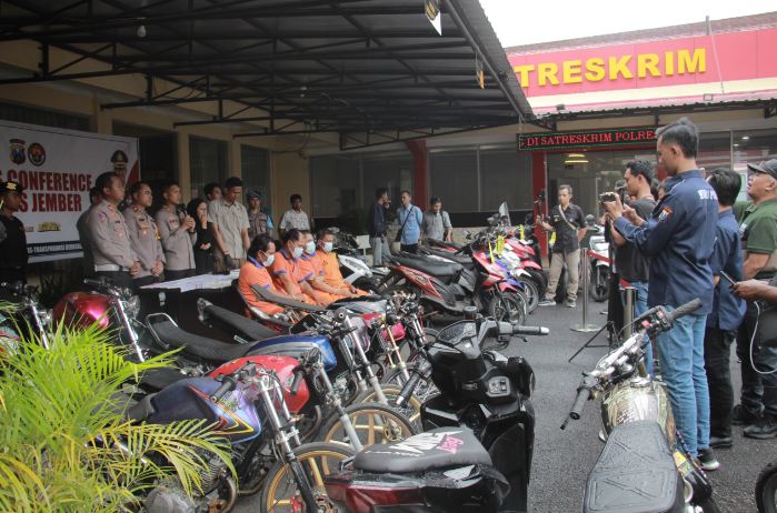 18 motor sebagai barang bukti yang diduga hasil curian