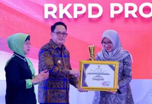 Banyuwangi Meraih Penghargaan Kabupaten dengan Perencanaan Terbaik di Jawa Timur