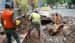 Dinas PU CKPP Banyuwangi Tingkatkan Pemeliharaan Trotoar