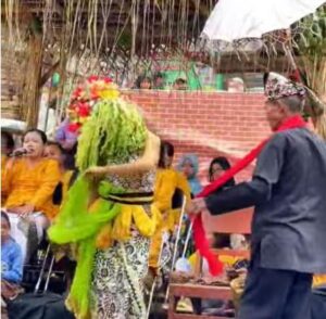 Ritual Adat Seblang Olehsari