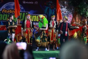 Festival Padhang Ulanan di Banyuwangi jadi Panggung Ekspresi Seni Pelajar