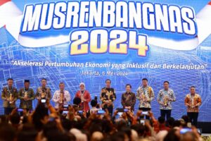 Presiden Jokowi Serahkan Penghargaan Pembangunan Daerah ke Bupati Banyuwangi