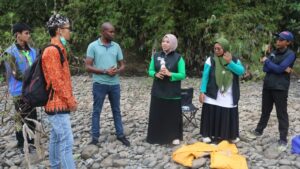 orang Kenya ikut Besuk Sungai Eco Bhinneka di Banyuwangi
