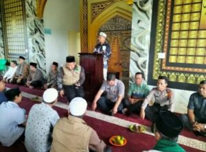 Polsek Munte Laksamana Jumat Curhat, Di Masjid Al Hakimin