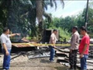 Si jago Merah Ngamuk Hanguskan Rumah Warga di Padang Lawas